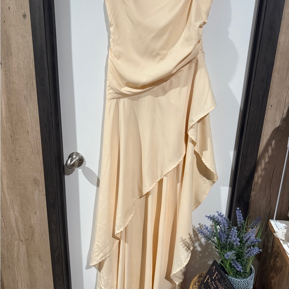 Elegant Cream Women's Dress